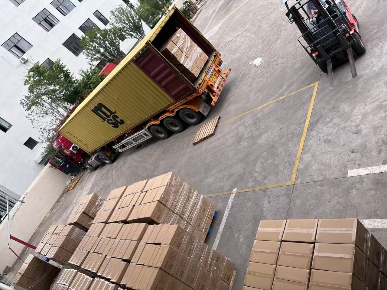 Landsign は商品のバッチを正常に発送しました